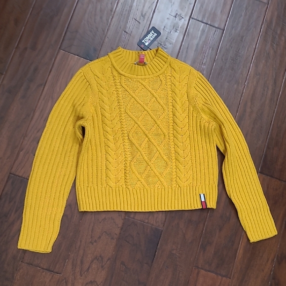 NWT Tommy Jeans by Tommy Hilfiger Women's Yellow Cable Knit Sweater size Medium - Picture 1 of 8